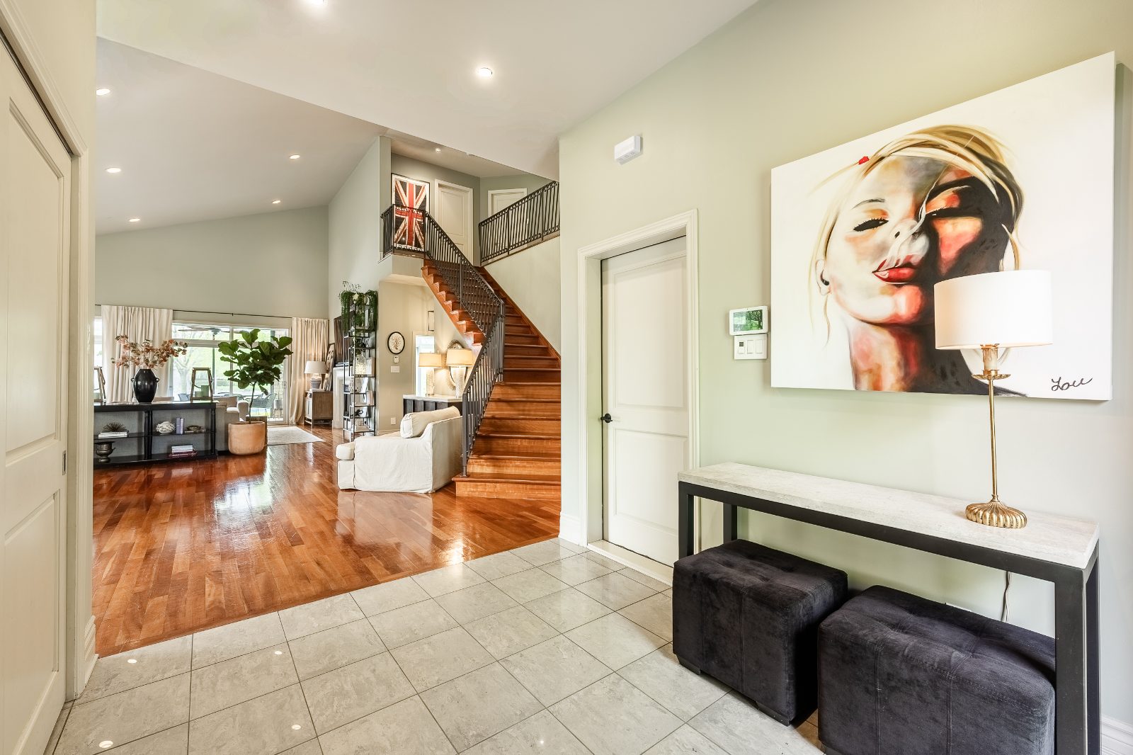 Entrance hall — 119 Av. du Manoir, Léry