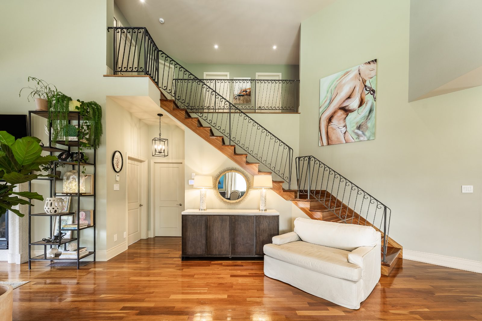 Staircase and mezzanine — 119 Av. du Manoir, Léry