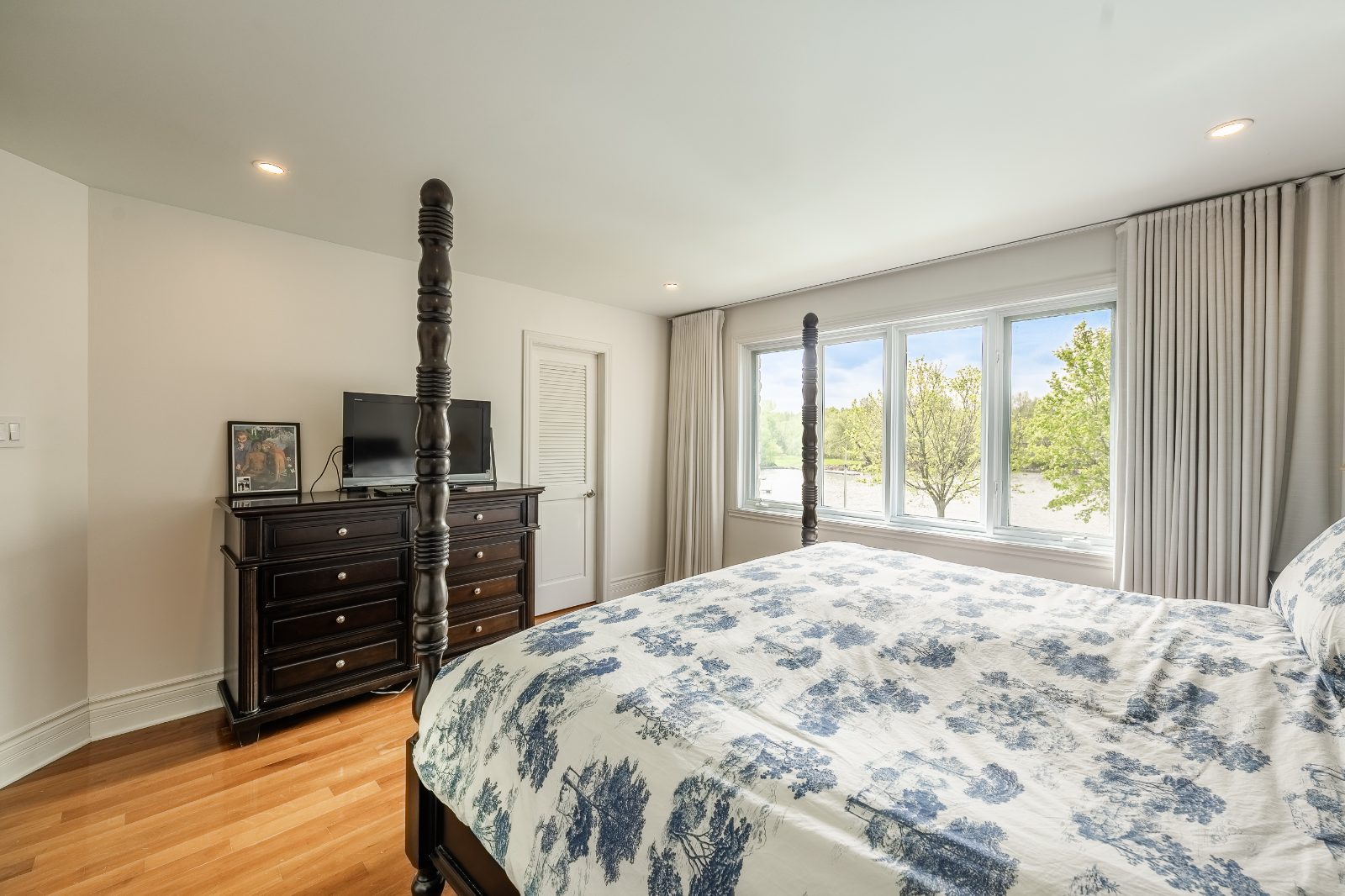 Bedroom — 119 Av. du Manoir, Léry