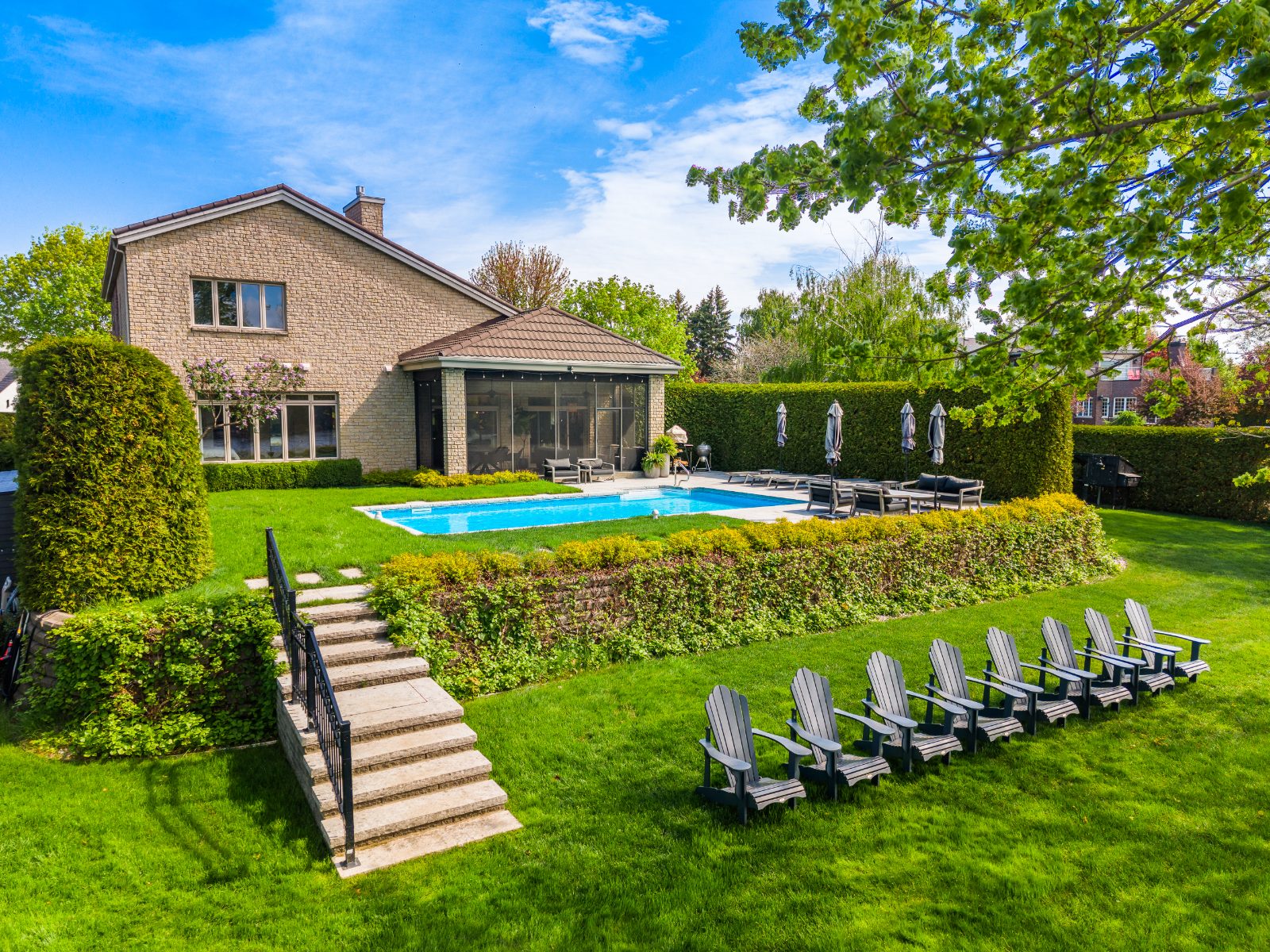 Yard and stairs to the shore — 119 Av. du Manoir, Léry